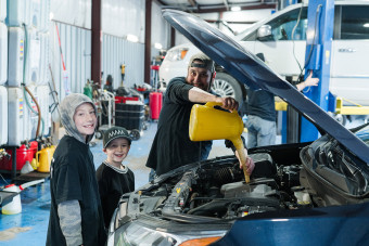 MilestoneAutomotiveOilChange 035 AB