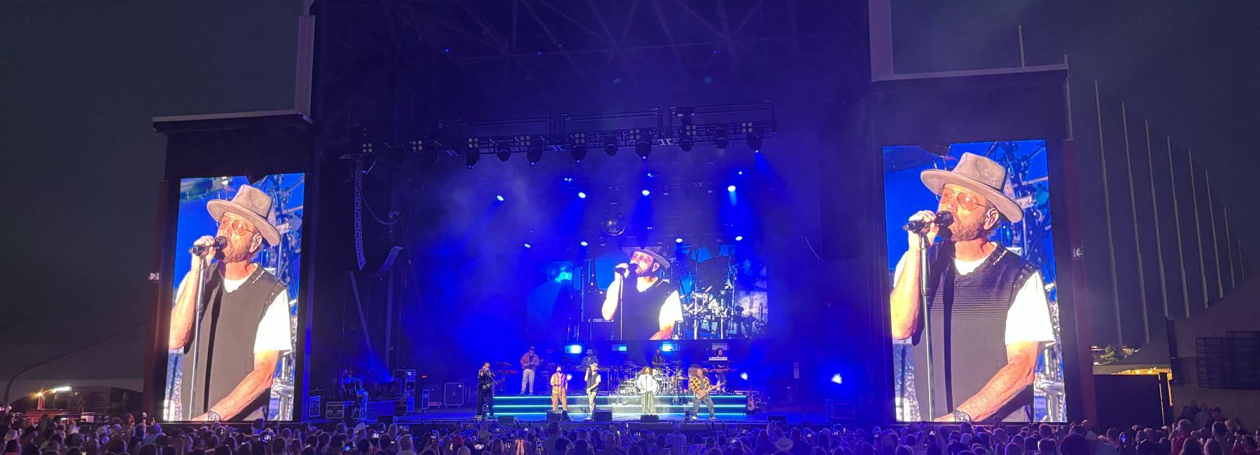 TobyMacZachWilliamsWetheKingdomConcert 022 v2